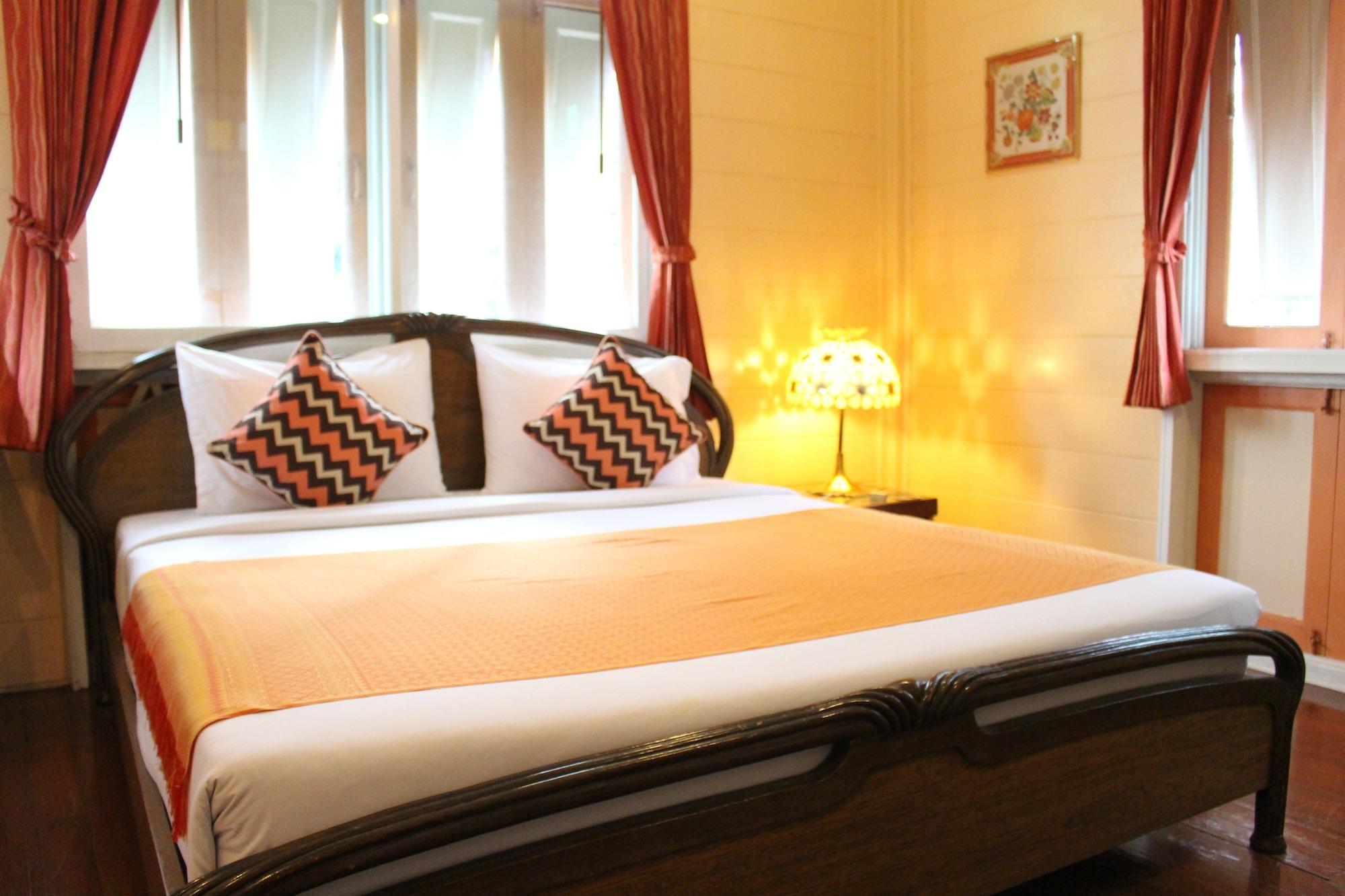 Samsen Sam Place Банкок Екстериор снимка