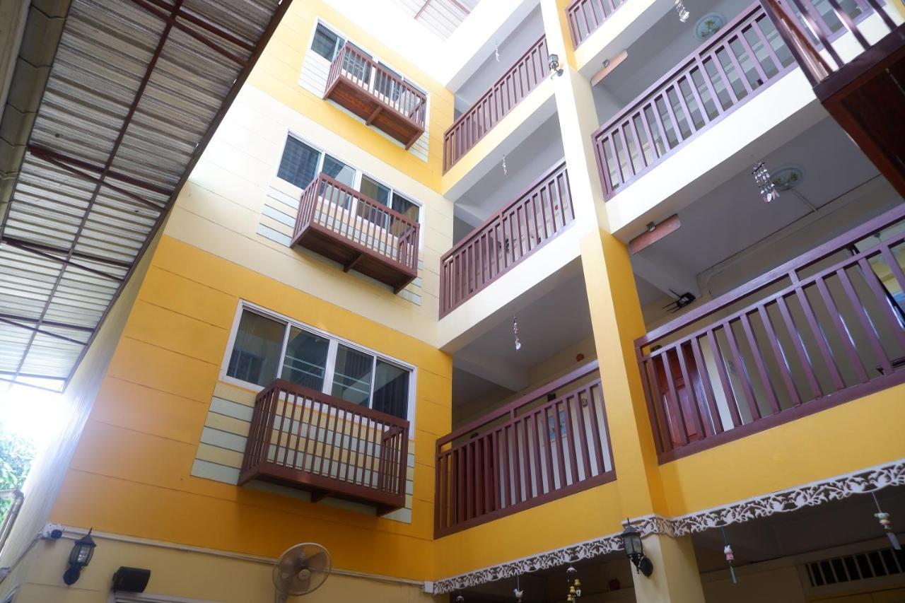 Samsen Sam Place Банкок Екстериор снимка