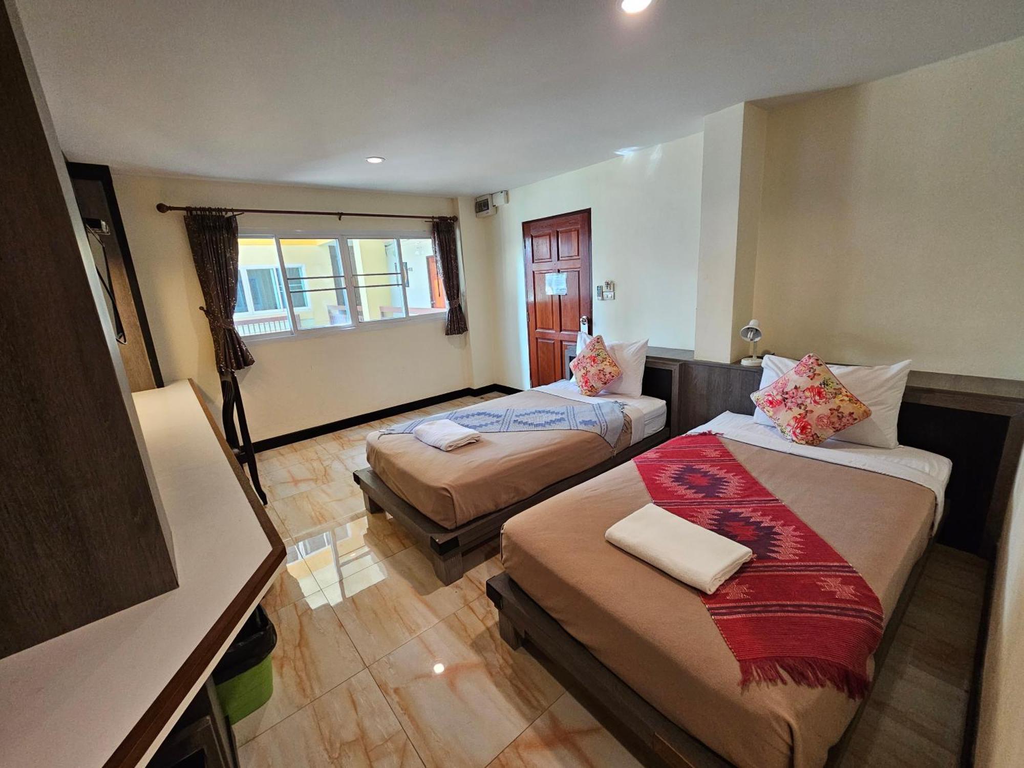Samsen Sam Place Банкок Екстериор снимка