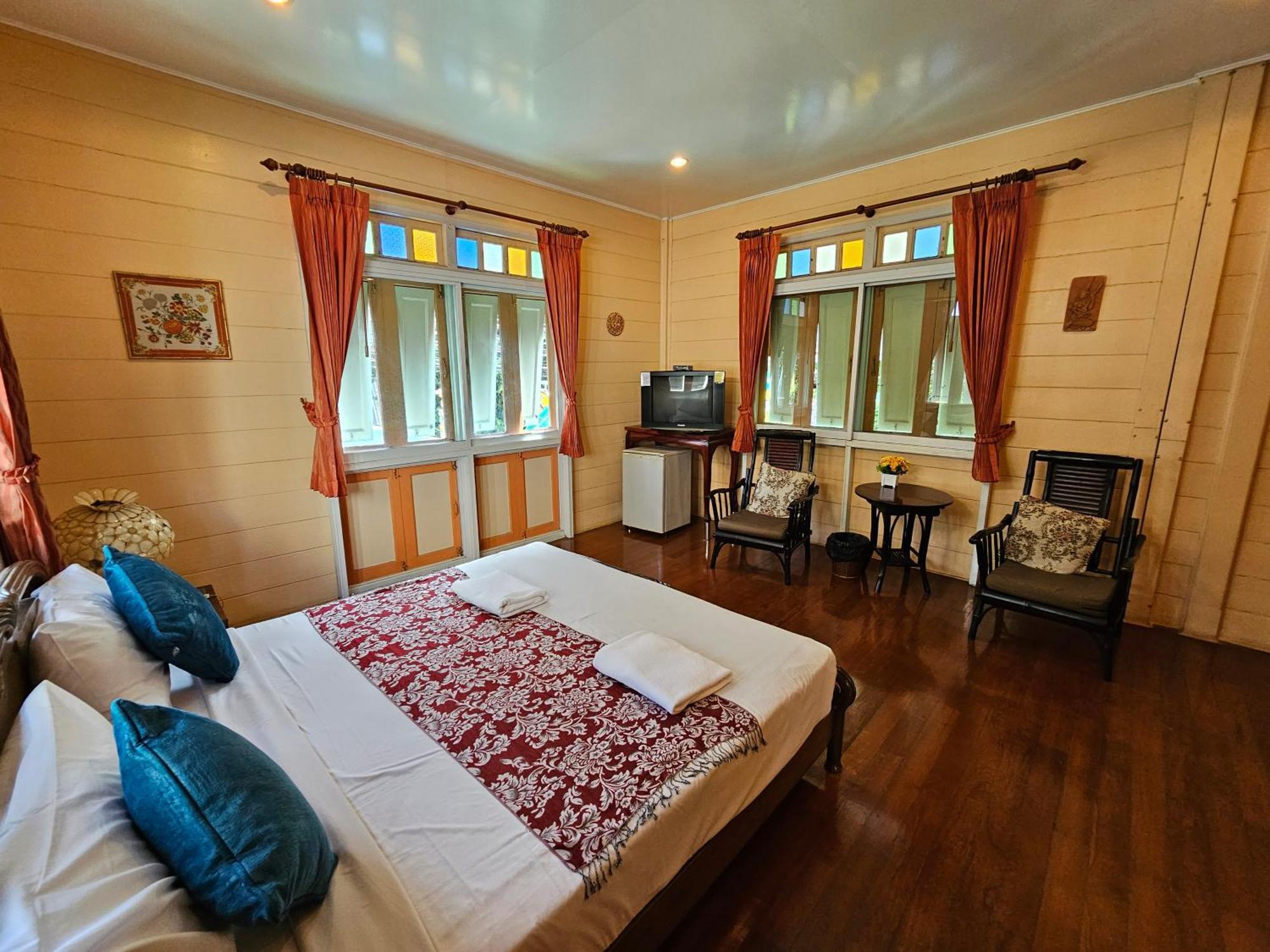 Samsen Sam Place Банкок Екстериор снимка