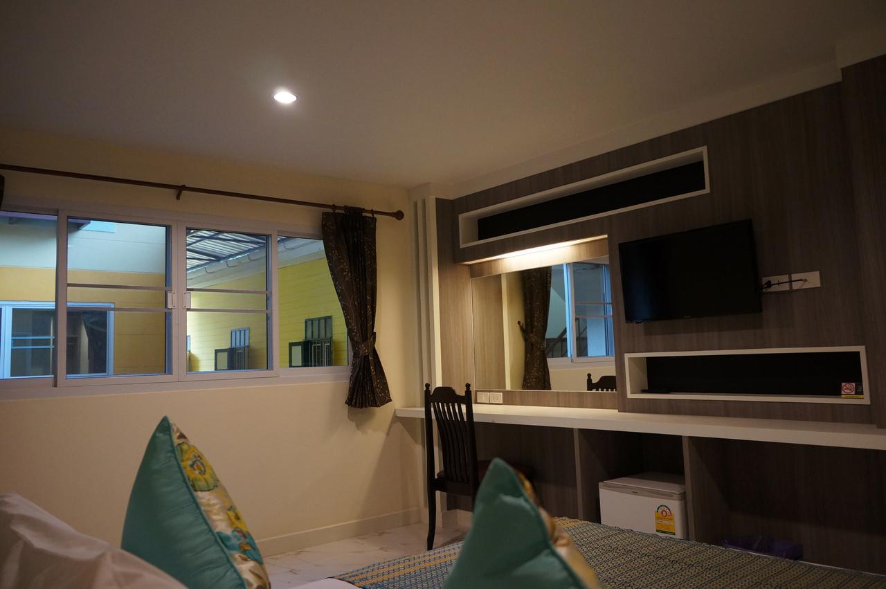 Samsen Sam Place Банкок Екстериор снимка