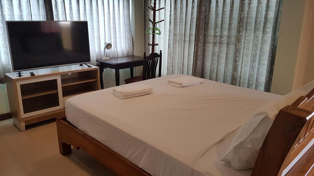 Samsen Sam Place Банкок Екстериор снимка