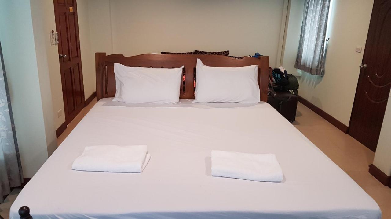 Samsen Sam Place Банкок Екстериор снимка